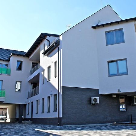 Olive Apartman Sárvár Екстериор снимка