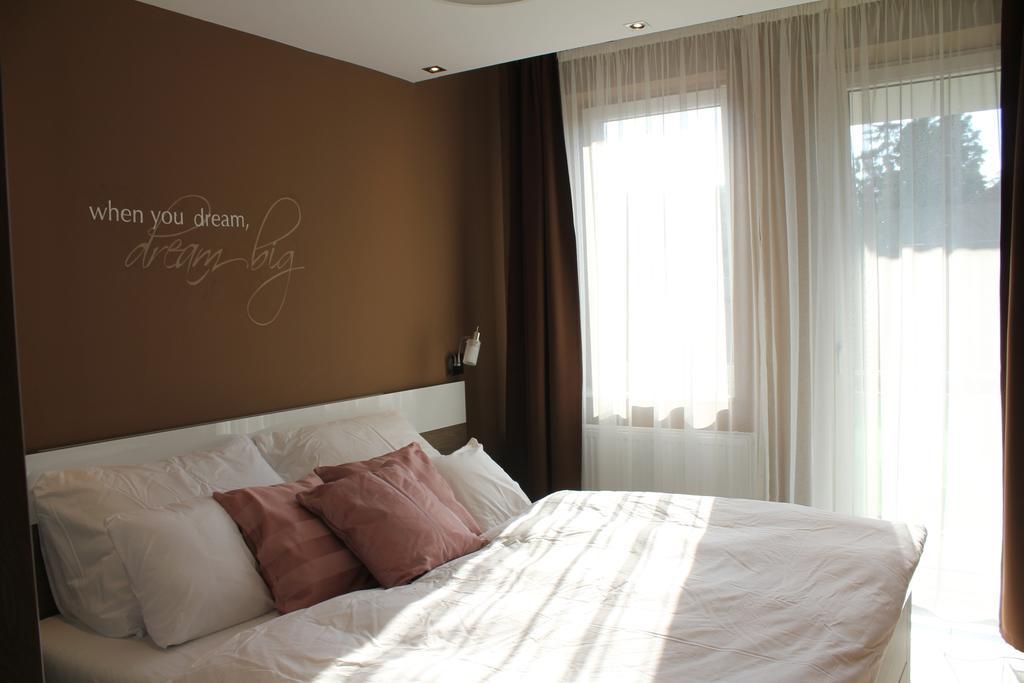 Olive Apartman Sárvár Стая снимка